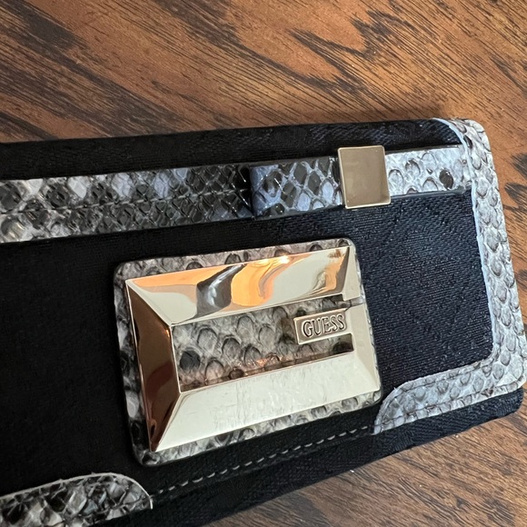 Guess small wallet - Picture 3 of 9